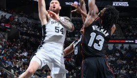 开元官方网站-巴特勒迎来十五赛季高光表现底特律活塞扳平良机备战国王杯，阿贾克斯官宣签约备战欧篮联直接炸裂的简单介绍